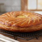 Comment remplacer le beurre et l&rsquo;huile dans mes œufs frits pour un plat plus léger et toujours savoureux