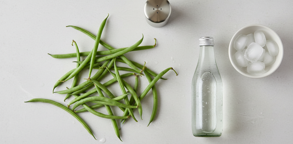 découvrez l'astuce surprenante pour cuisiner vos haricots : en les plongeant dans une boisson spéciale, leur couleur reste éclatante et appétissante.