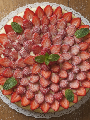découvrez notre recette délicate et gourmande de fraisier aérien à la crème diplomate, parfaite pour impressionner vos invités avec une douceur légère et raffinée.