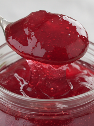 découvrez la recette secrète de la gelée de raisin rouge pour un éclat rubis intense et un goût exquis. parfait pour sublimer vos petits-déjeuners et desserts.