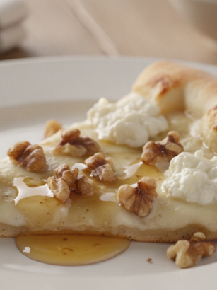 découvrez nos recettes irrésistibles de pizzas à la crème fraîche, parfaites pour réveiller vos papilles avec des saveurs gourmandes et originales.